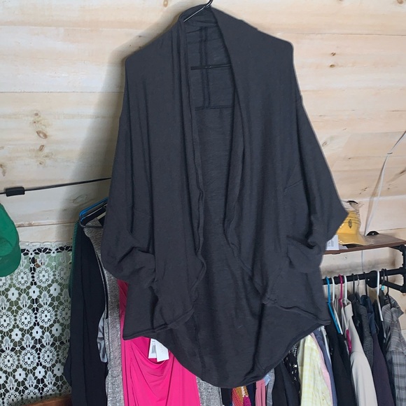 Lululemon- Sweatshirt Cardigan- Open Front- Size 8- Black w/ Pockets - Picture 2 of 10